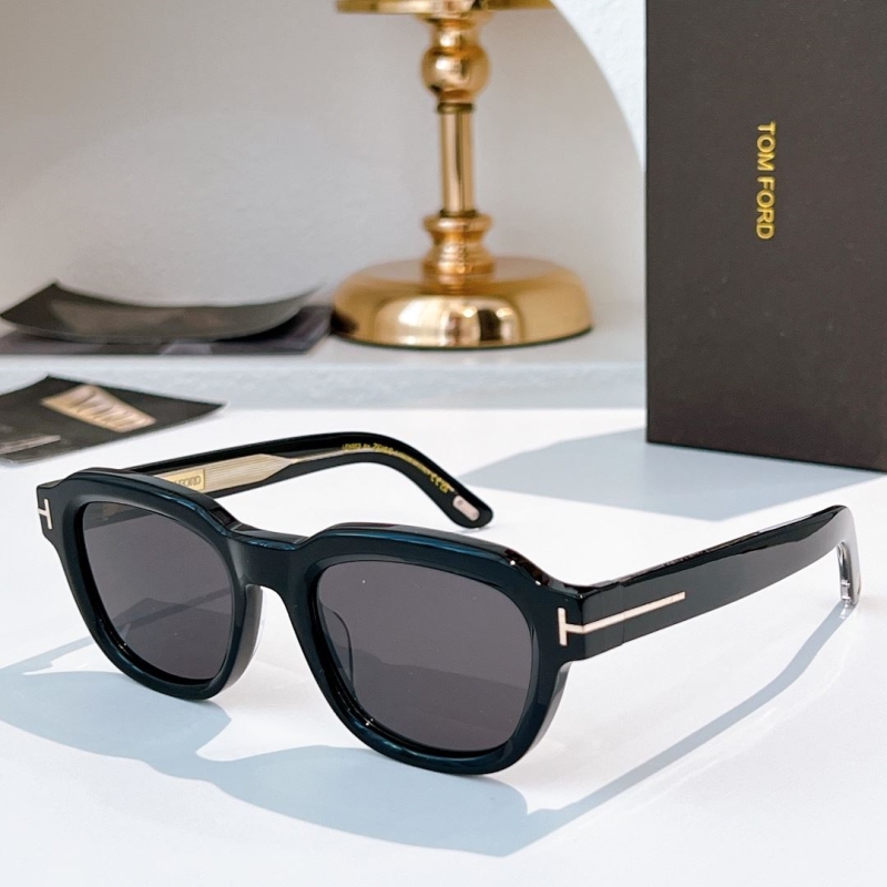 TOM FORD